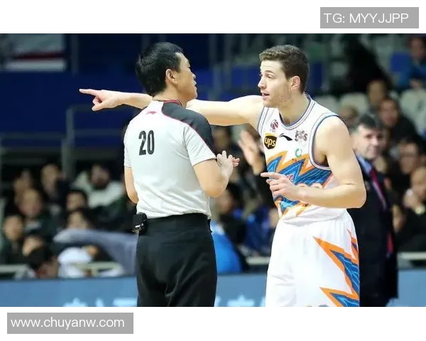 赛后复盘:上海足球队与武汉足球队的战术意识与表现分析 赛后复盘:上海足球队与武汉足球队的战术意识与表现分析