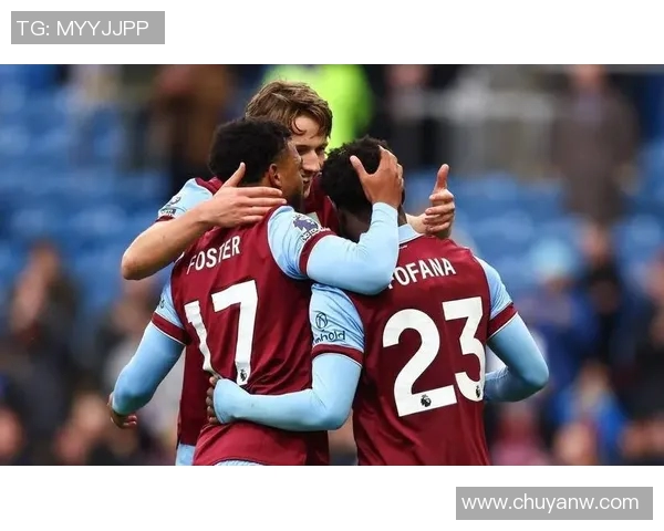 伯恩利对阵哈德斯的比赛结果分析与精彩瞬间回顾