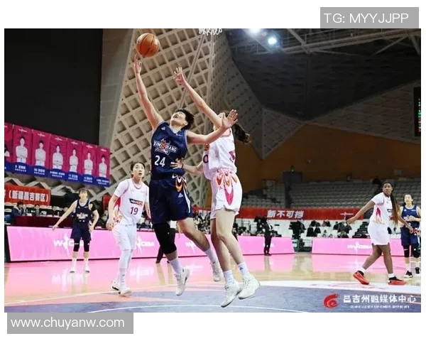 女篮解放军与新疆队激战正酣谁将赢得这场精彩对决的胜利