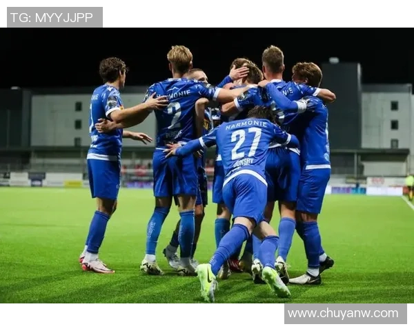 桑纳菲与萨尔普的精彩对决揭示足球战术与团队合作的魅力 桑纳菲与萨尔普的精彩对决揭示足球战术与团队合作的魅力