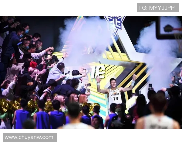 明星篮球运动员跨界挑战踢球赛场展现多才多艺的精彩瞬间